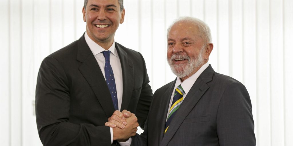 Lula se reúne com presidente do Paraguai e discute energia de Itaipu