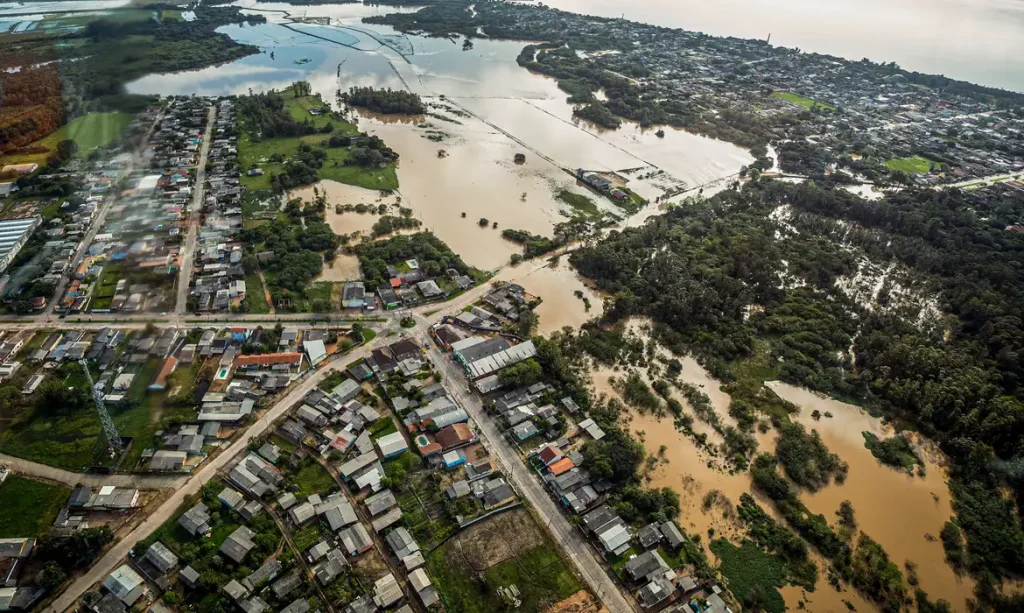 Nível do Guaíba chega a 3,77 metros em Porto Alegre