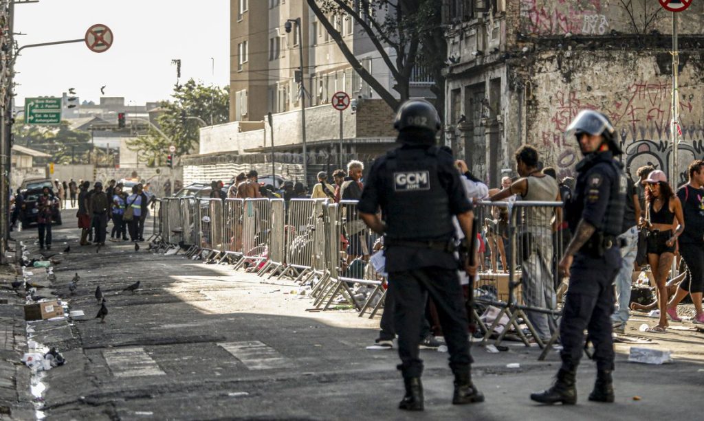 Guardas que atuam na cracolândia tiveram sarna, tuberculose e outras doenças, diz sindicato