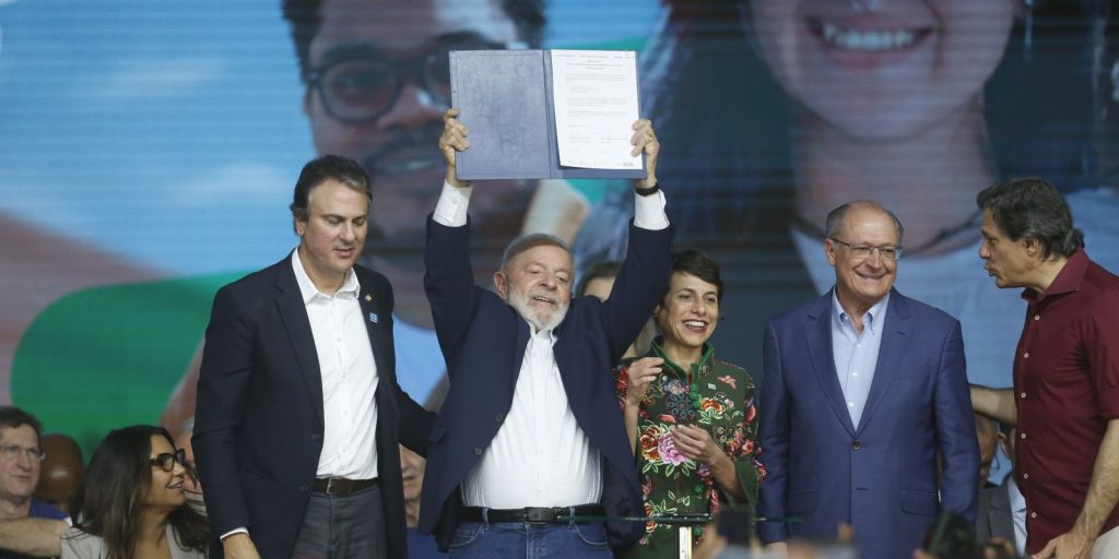 Lula anuncia investimentos para expansão de universidades em São Paulo