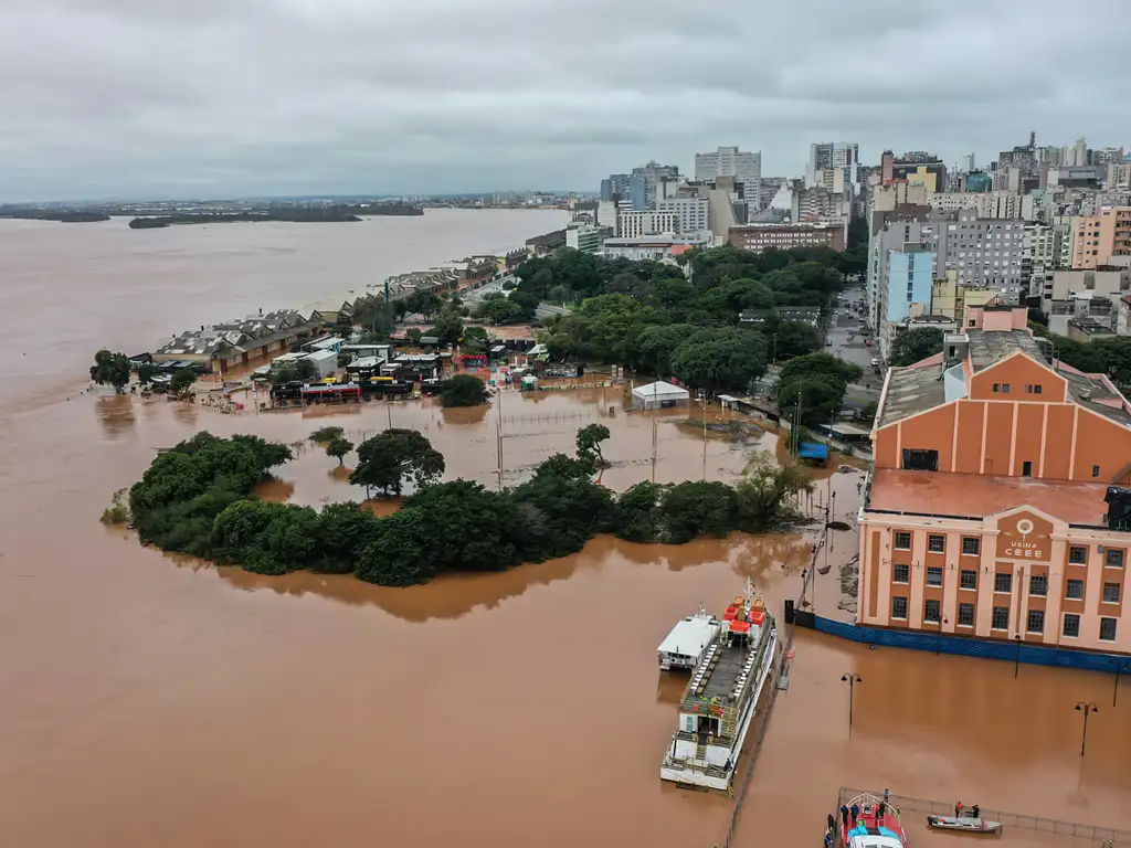 Nível do Guaíba volta a subir e há pontos de alagamentos em Porto Alegre