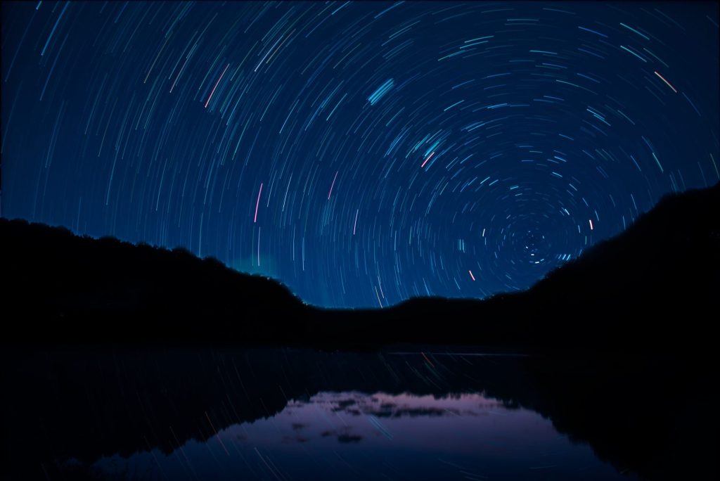 Duas chuvas de meteoros atingem o pico essa semana no mesmo dia - saiba como assistir