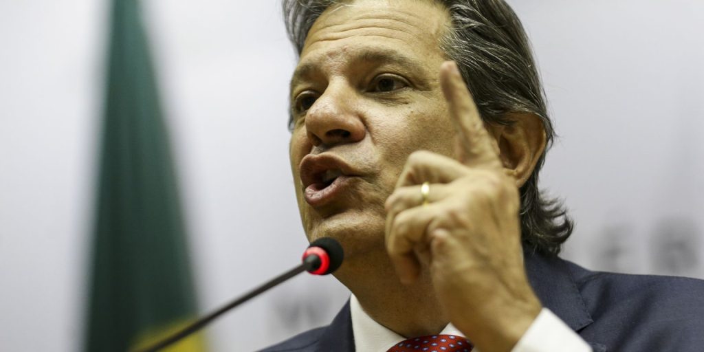 Haddad atribui recente alta do dólar a "muitos ruídos"