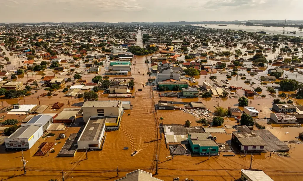 7 entre 10 cidades brasileiras ignoram enchentes no planejamento urbano